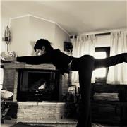 Laureata in lingue (tedesco, francese,russo,italiano), dotata di titolo esabac e 24cfu per l’insegnamento conseguiti con studi di antropologia culturale e letteratura italiana, offre lezioni e aiuto compiti